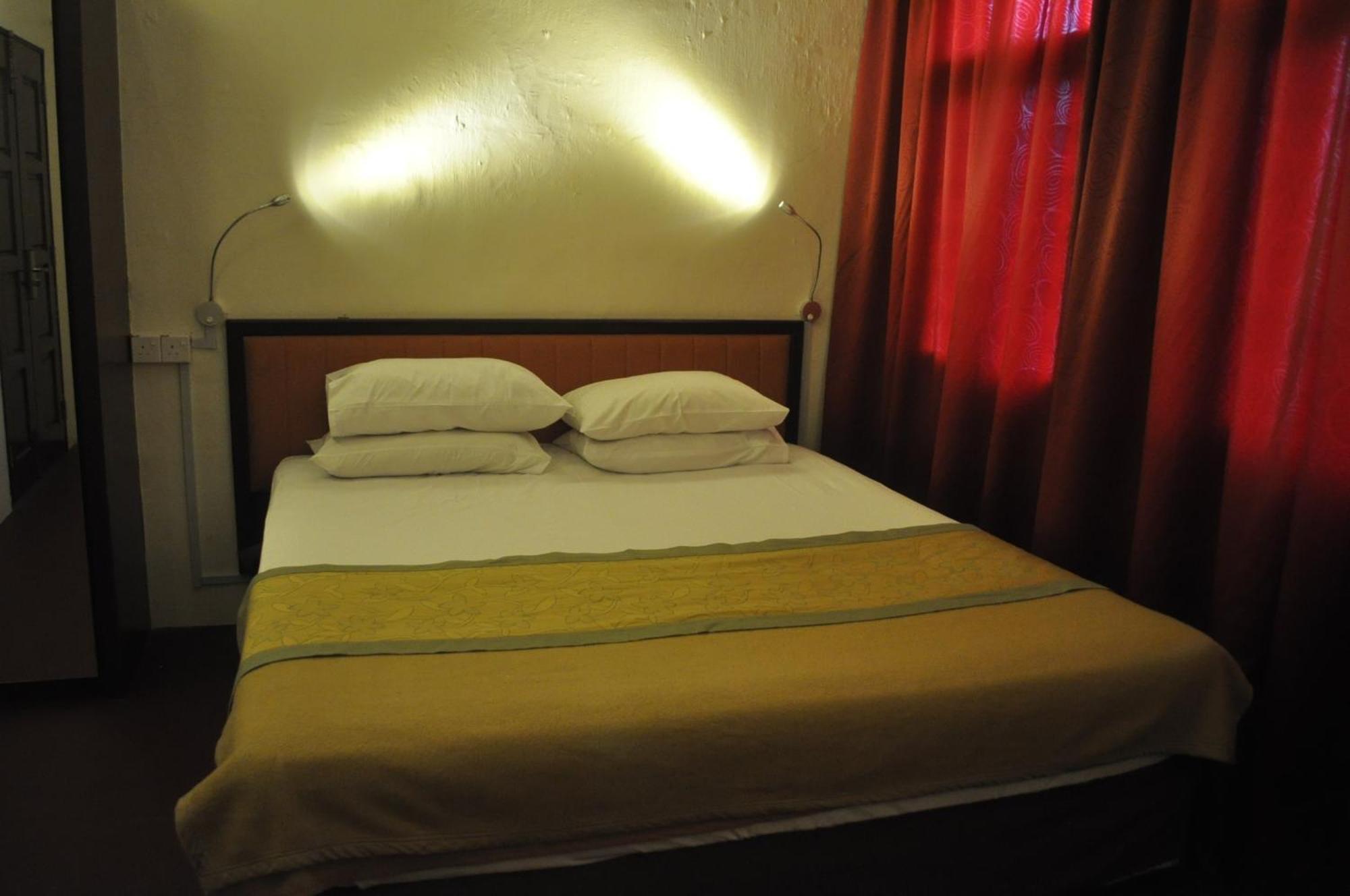 Hostel Red Court George Town