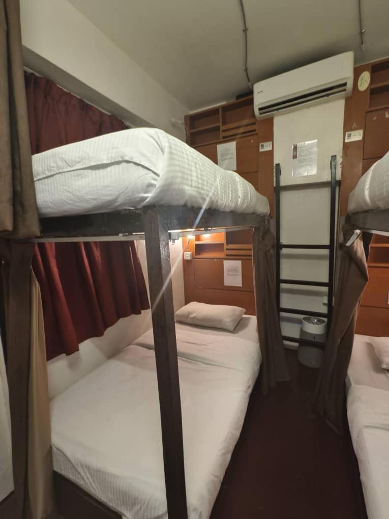 Red Court Hostel *