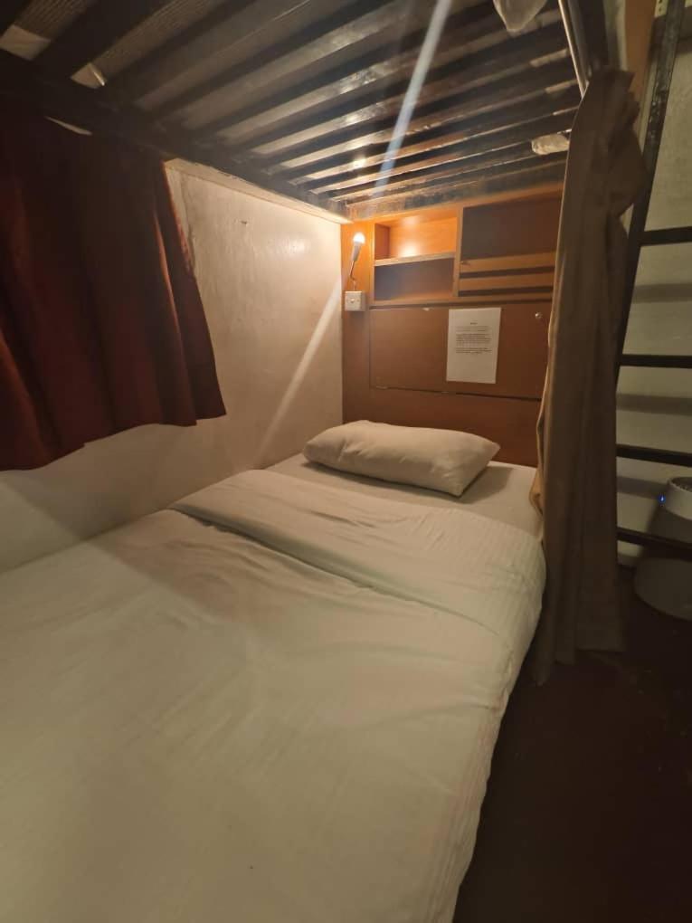 Hostel Red Court George Town