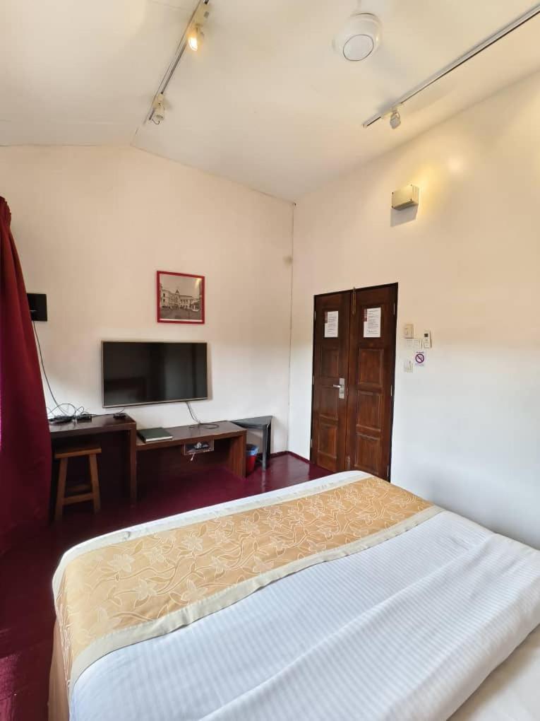 Red Court Hostel