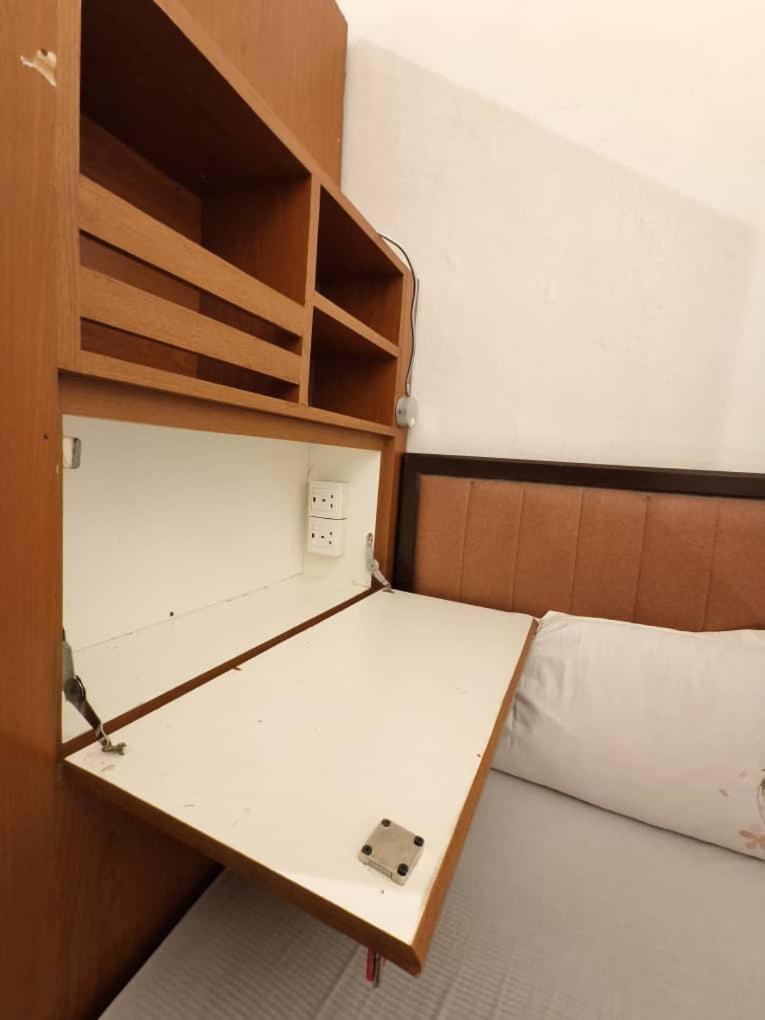 Red Court Hostel *
