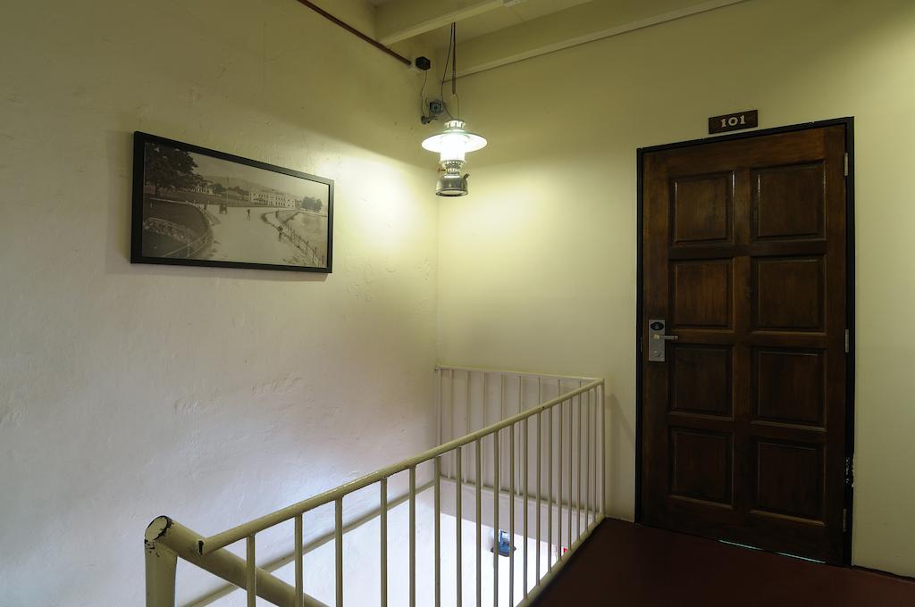 Red Court Hostel *